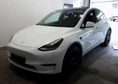 Tesla Model Y Performance Dual Motor AWD