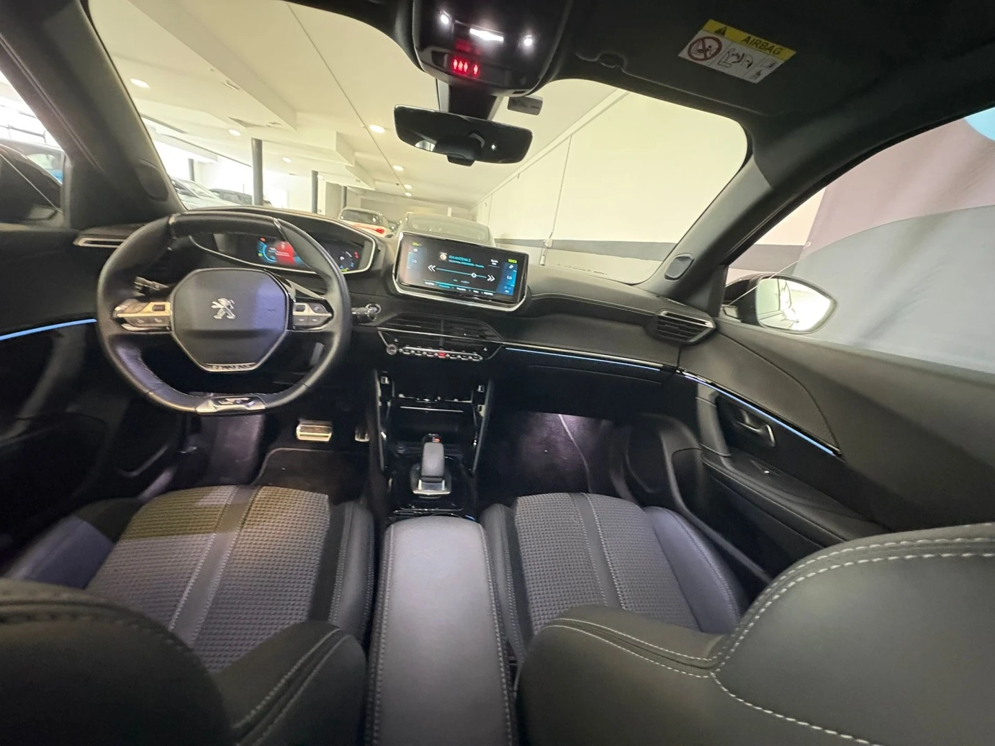 Peugeot e-2008 50 kWh GT