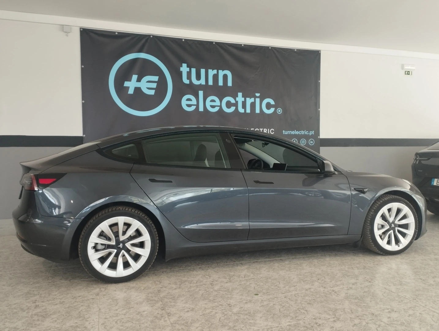 Tesla Model 3 Long Range AWD Dual Motor