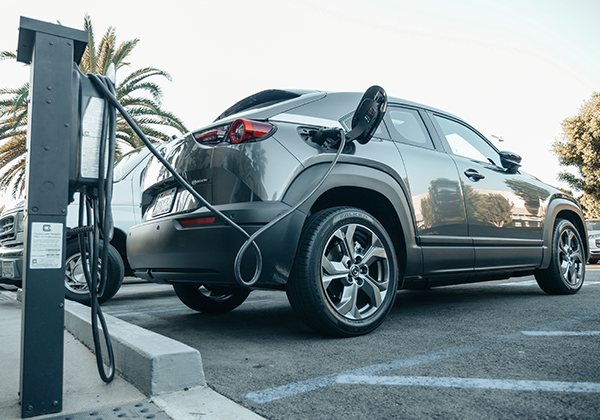 Quanto Custa Manter um Carro Elétrico? Comparativo com um Carro a Combustão