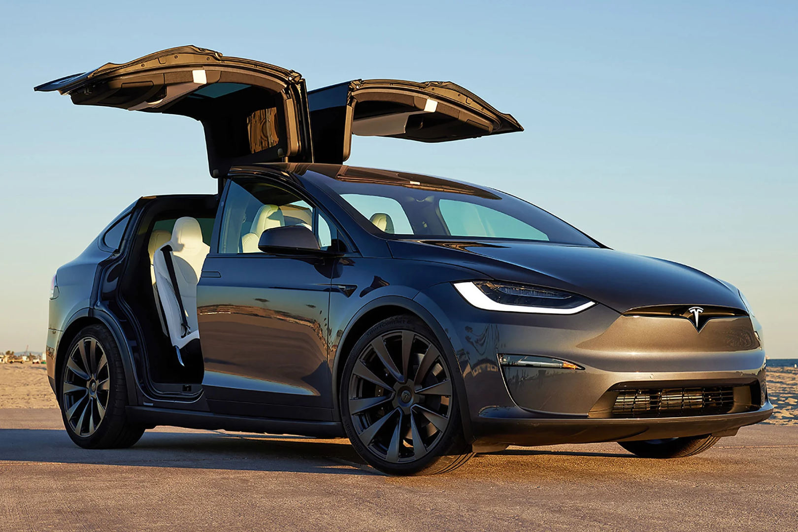 Tesla Model X: O SUV Elétrico de Luxo com Portas que Falam por Si