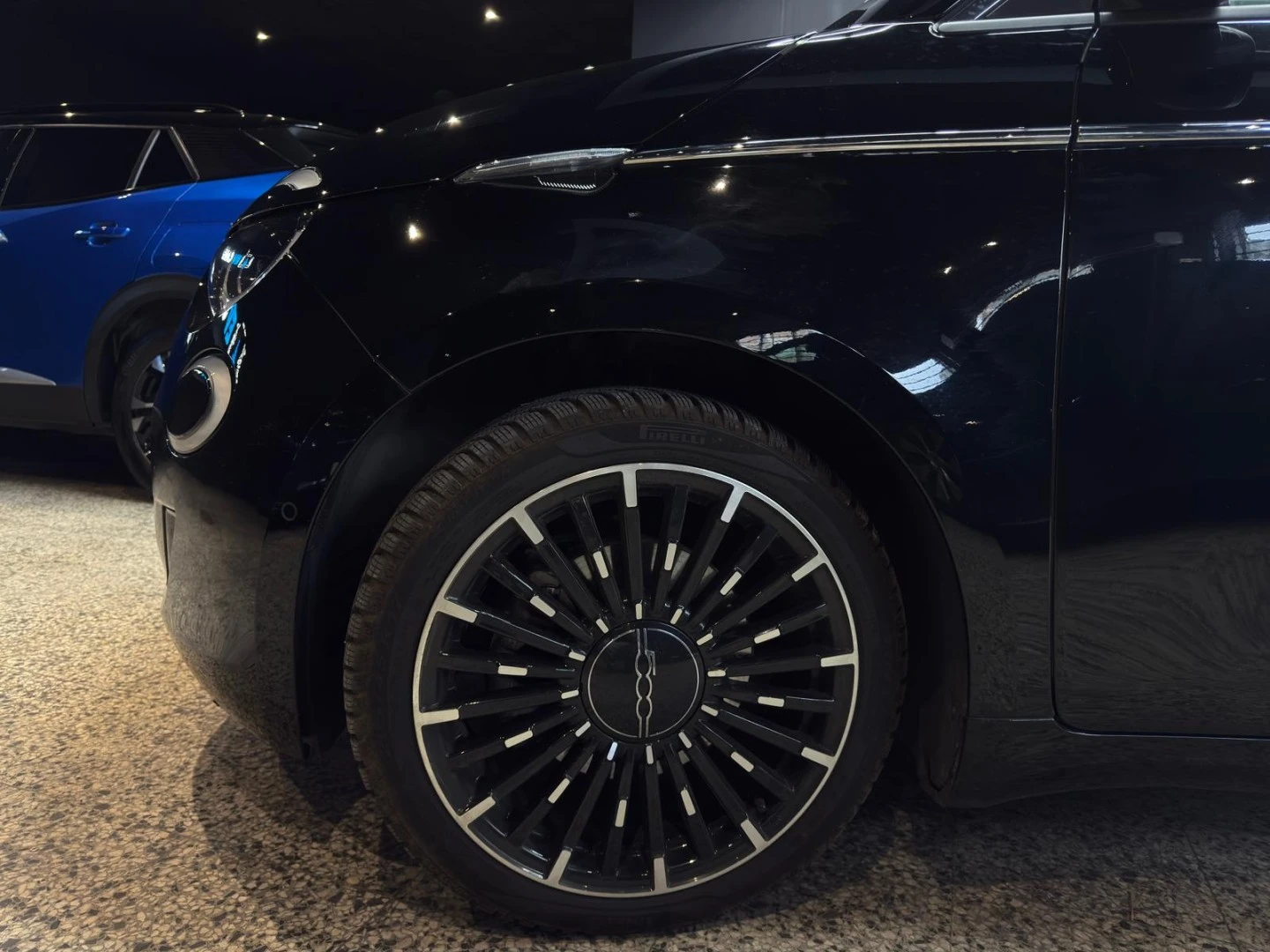 Fiat 500e La Prima