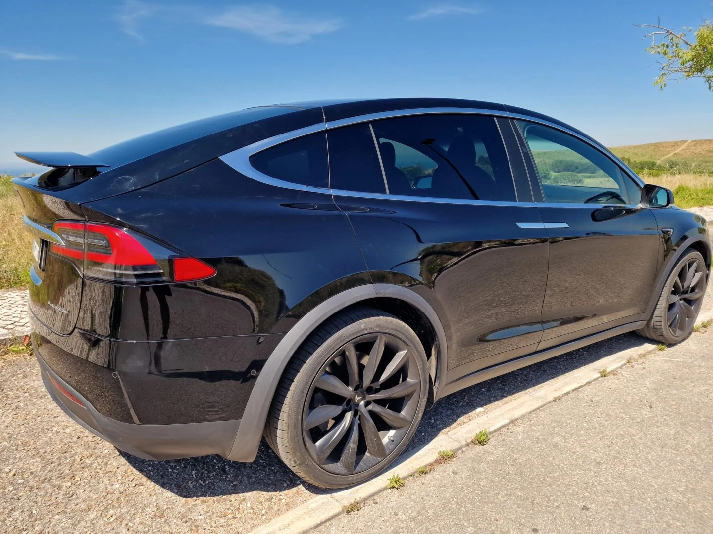 Tesla Model X Long Range