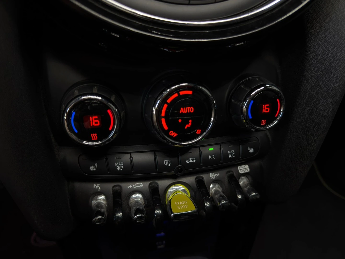MINI 3 Portas 3 Portas Cooper SE Premium P. Yours