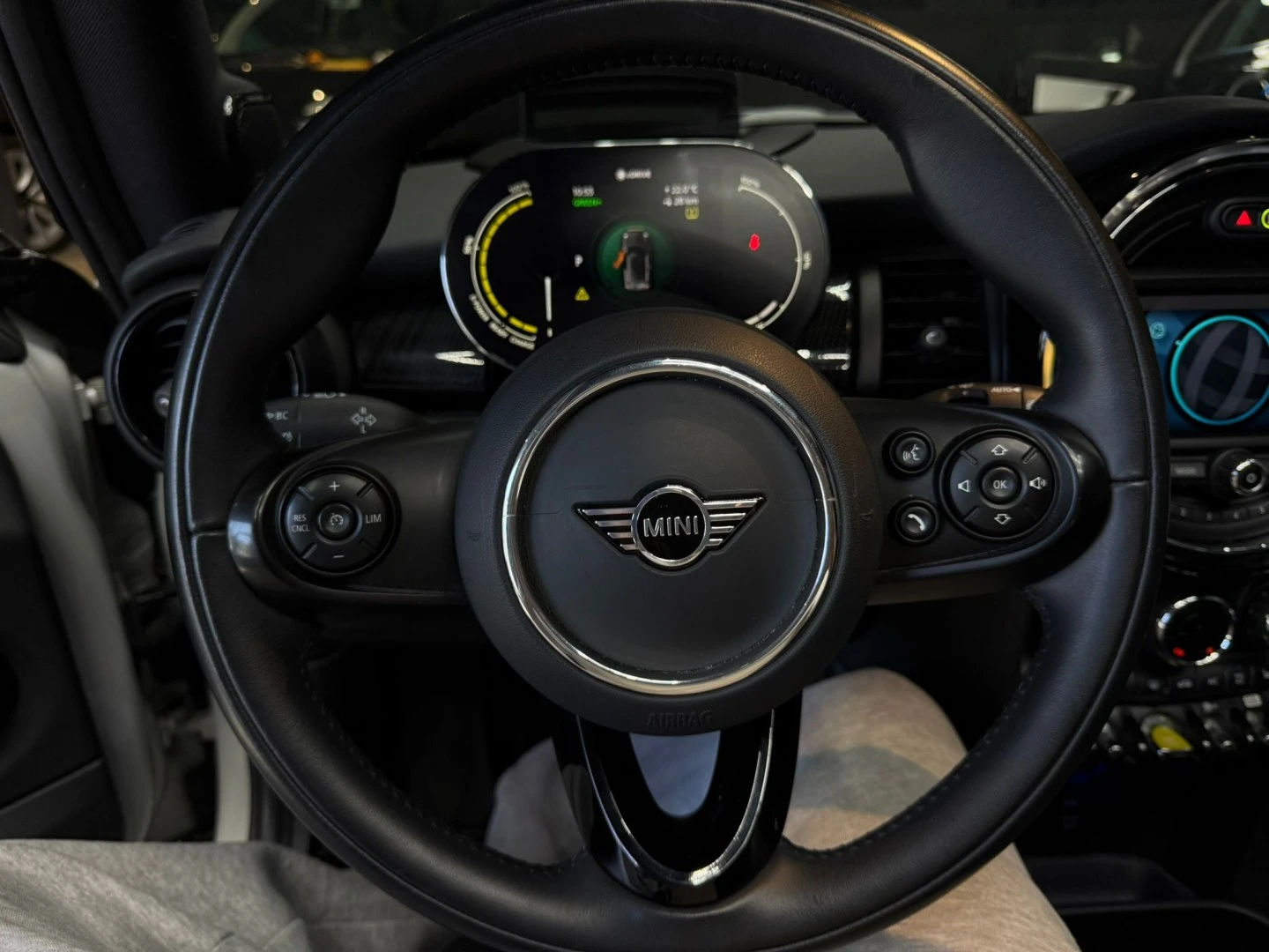 MINI 3 Portas 3 Portas Cooper SE Premium P. Yours