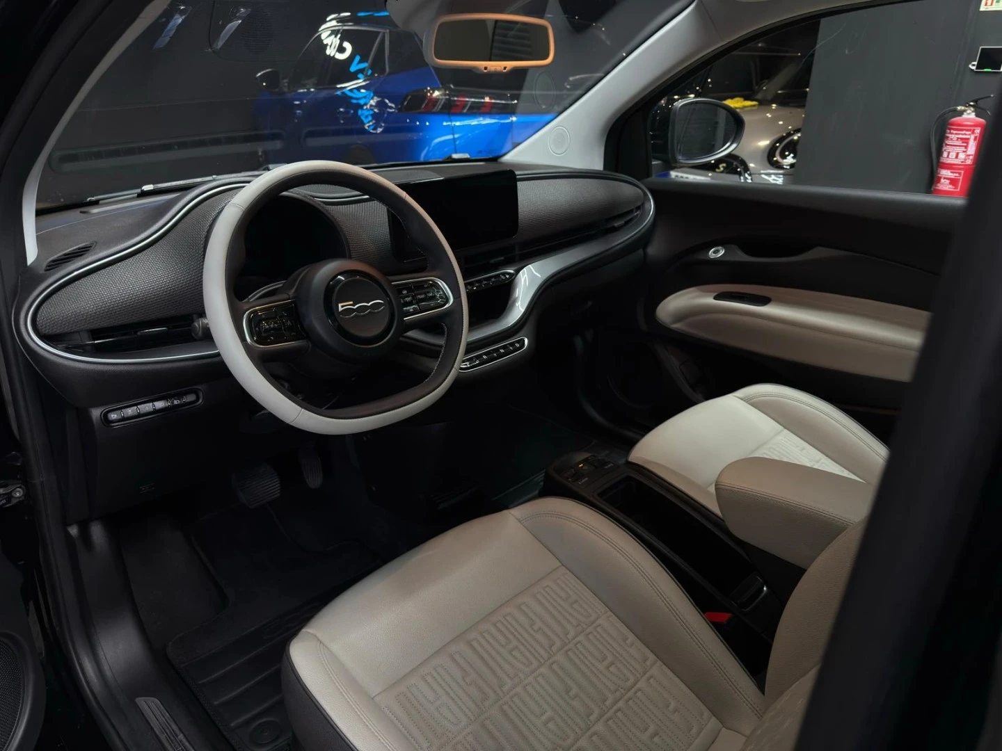 Fiat 500e La Prima