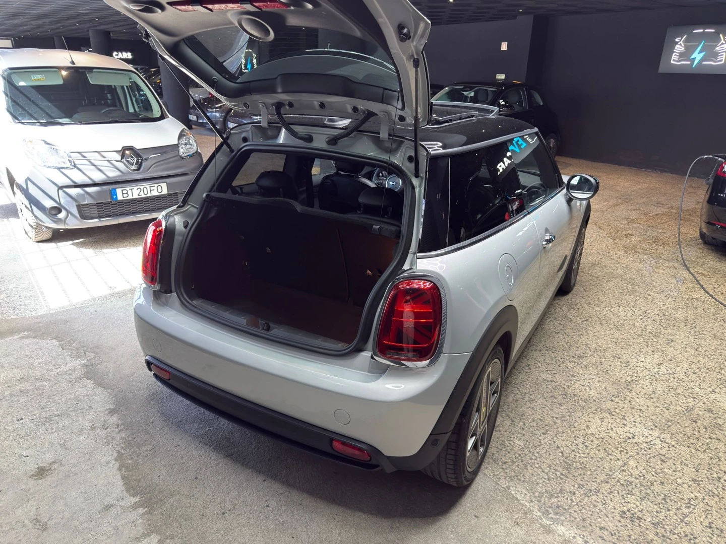 MINI 3 Portas 3 Portas Cooper SE Premium P. Yours