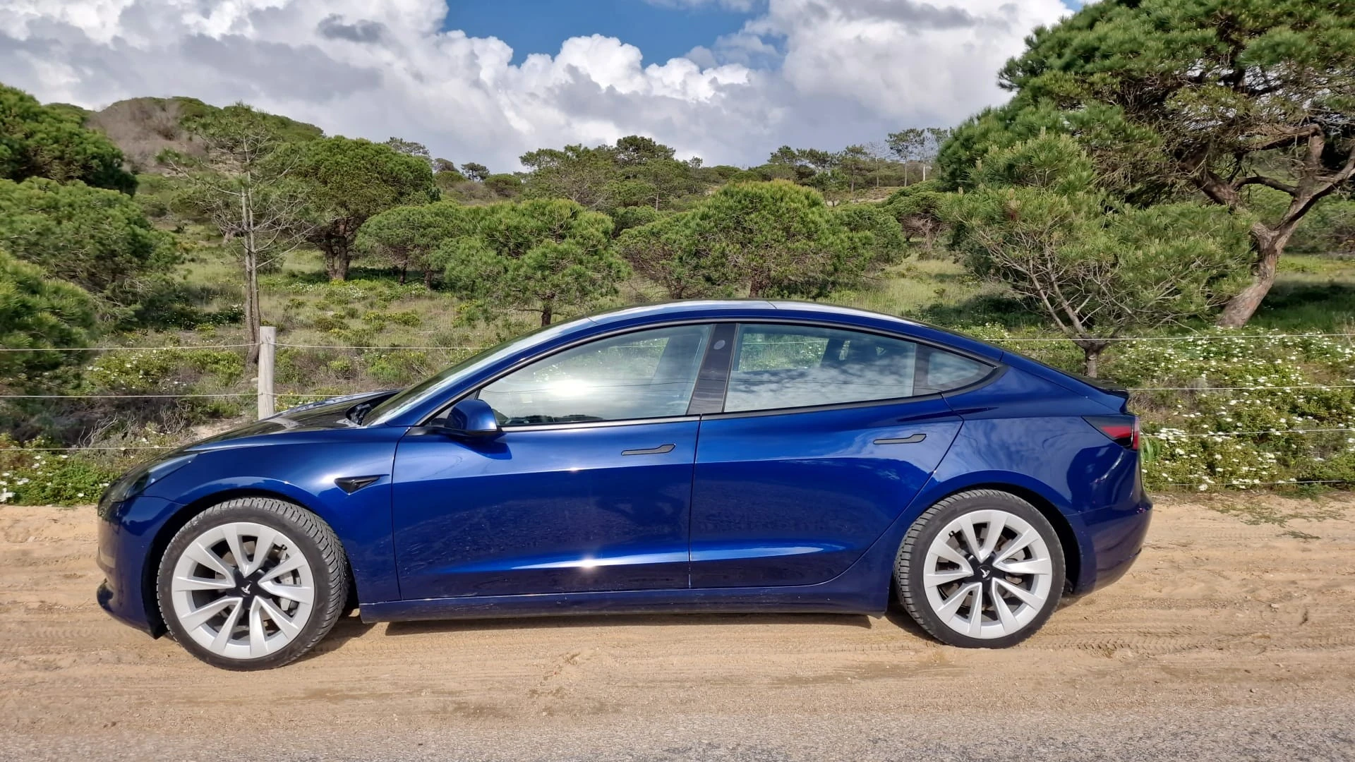 Tesla Model 3 Long Range AWD Dual Motor