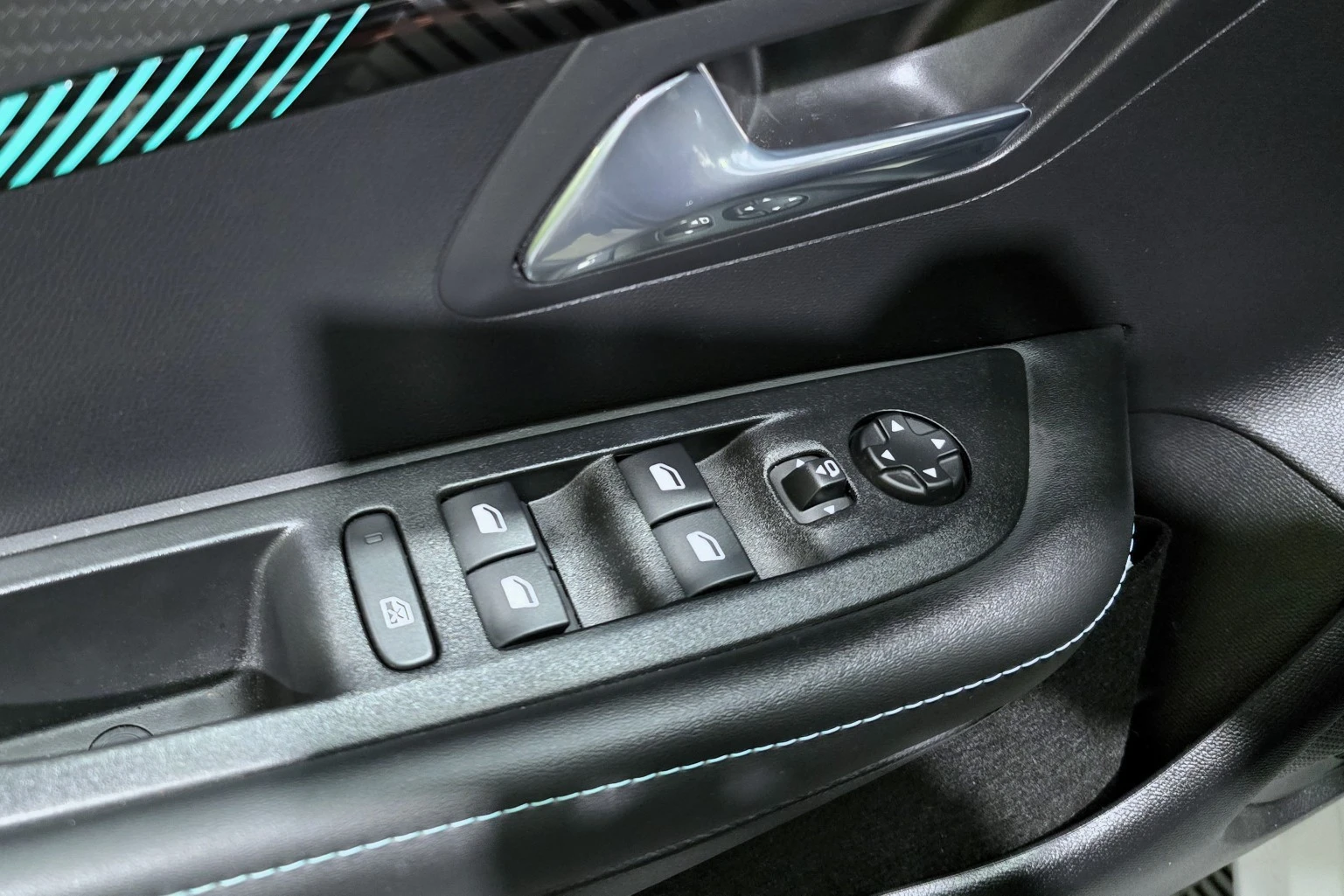 Peugeot e-208 50 kWh Allure Pack