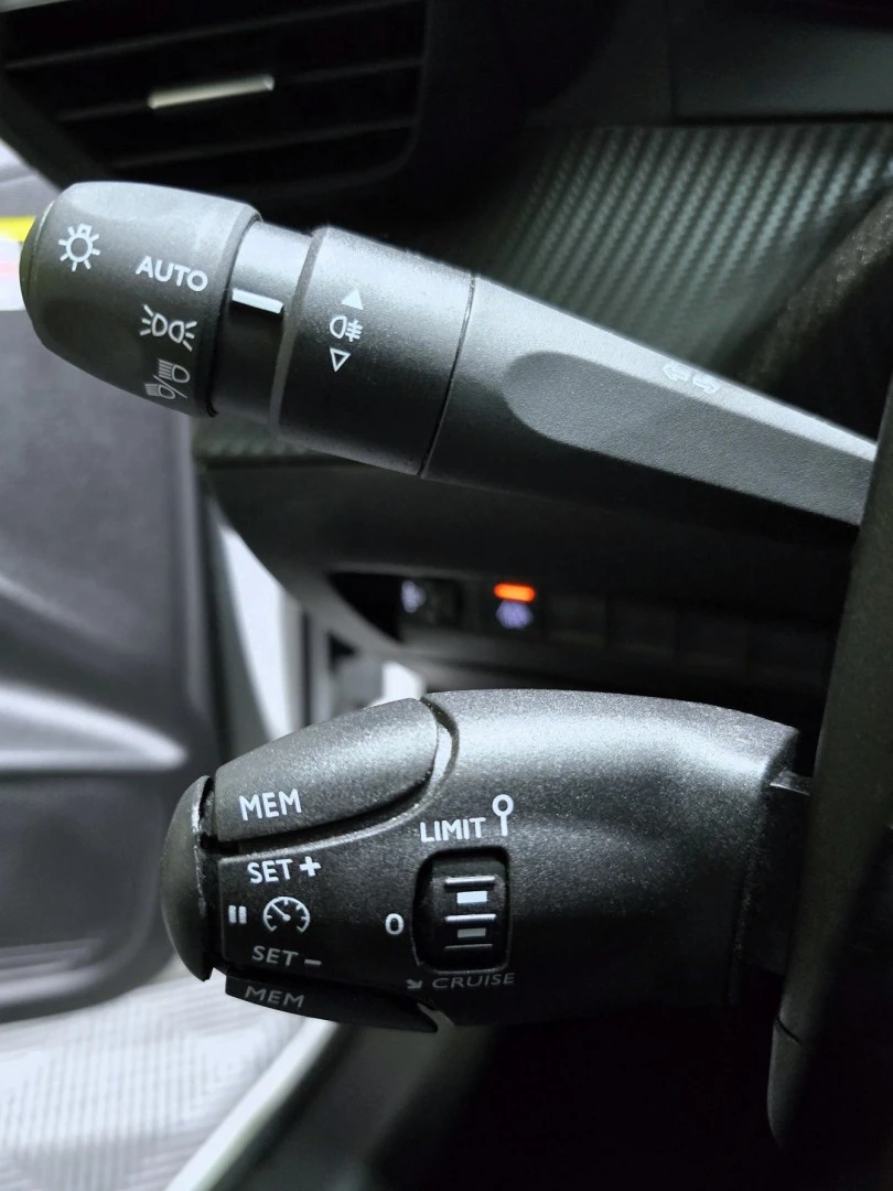 Peugeot e-208 50 kWh Allure Pack