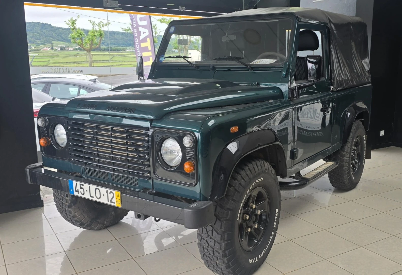 Land Rover Defender 90 SW 2.4 CRD S