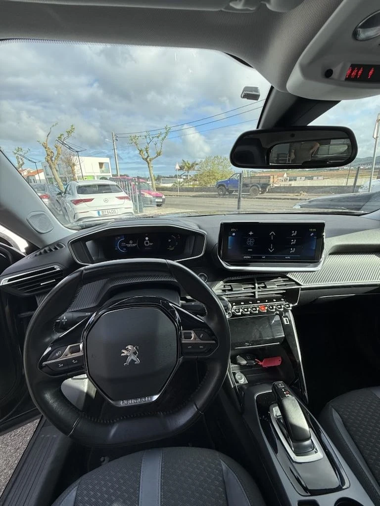Peugeot e-2008 50 kWh Allure Pack