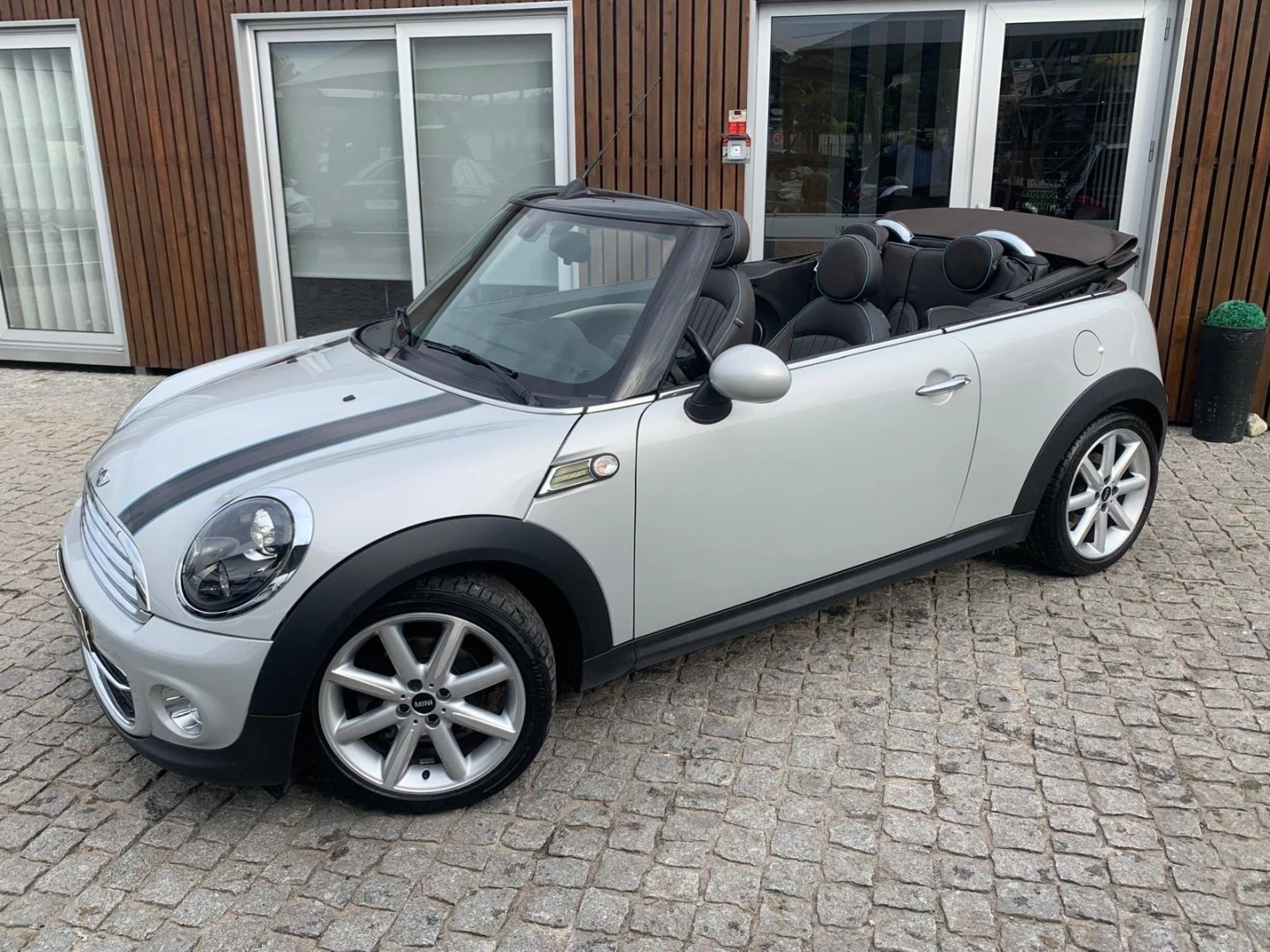 MINI Cabrio Cooper D