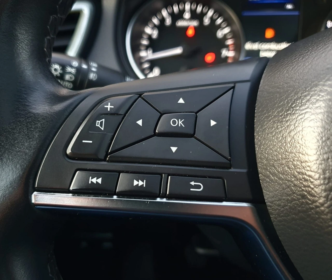 Nissan Qashqai 1.3 DIG-T N-Connecta J18