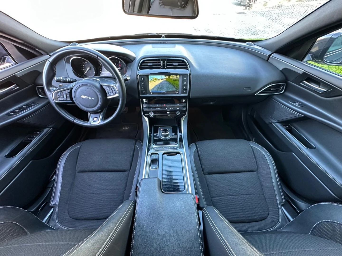 Jaguar XE 2.0 D R-Sport Aut.