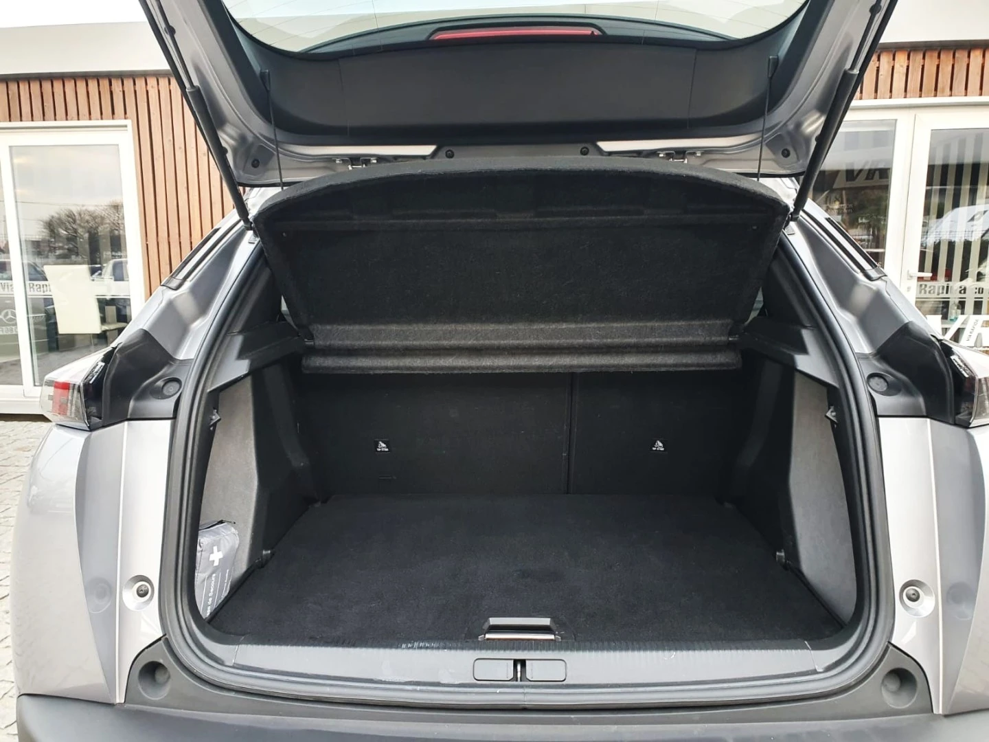 Peugeot 2008 1.5 BlueHDi GT EAT8