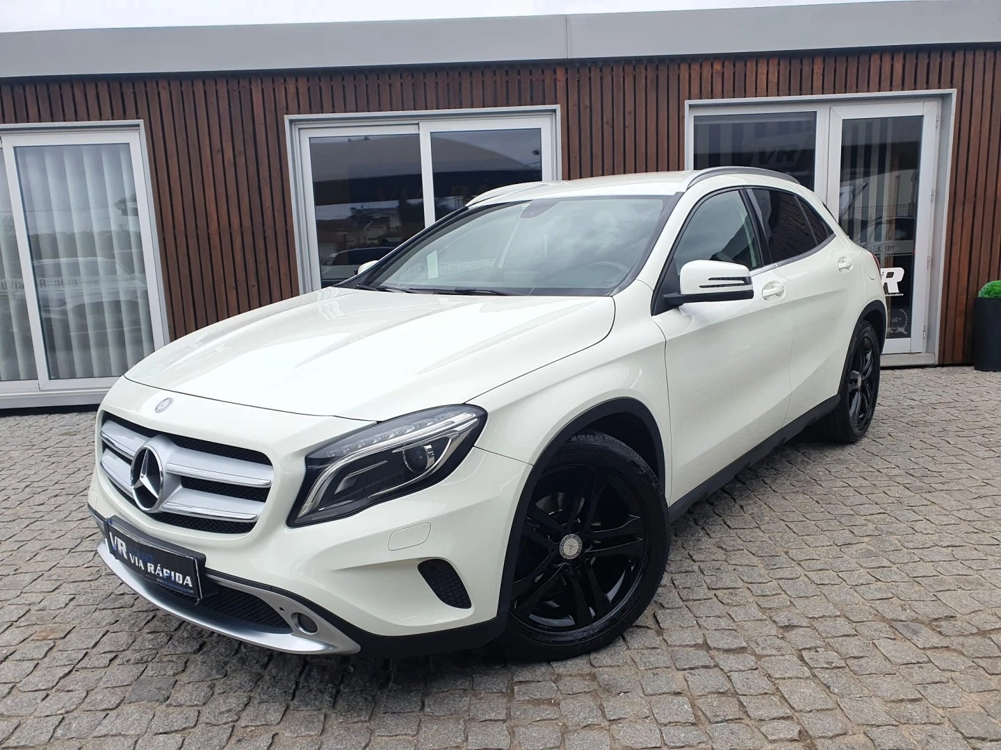 Mercedes-Benz GLA 220 CDI 4Matic 7G-DCT Urban