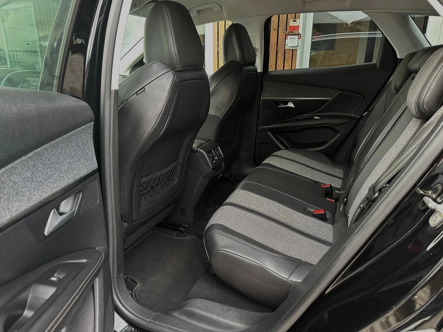 Peugeot 3008 1.5 BlueHDi Allure
