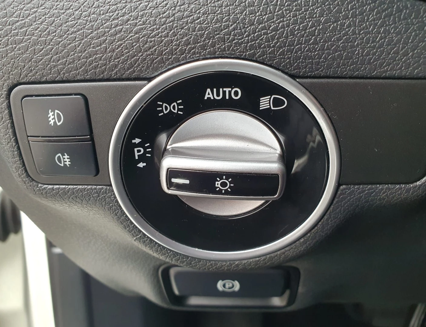 Mercedes-Benz GLA 220 CDI 4Matic 7G-DCT Urban