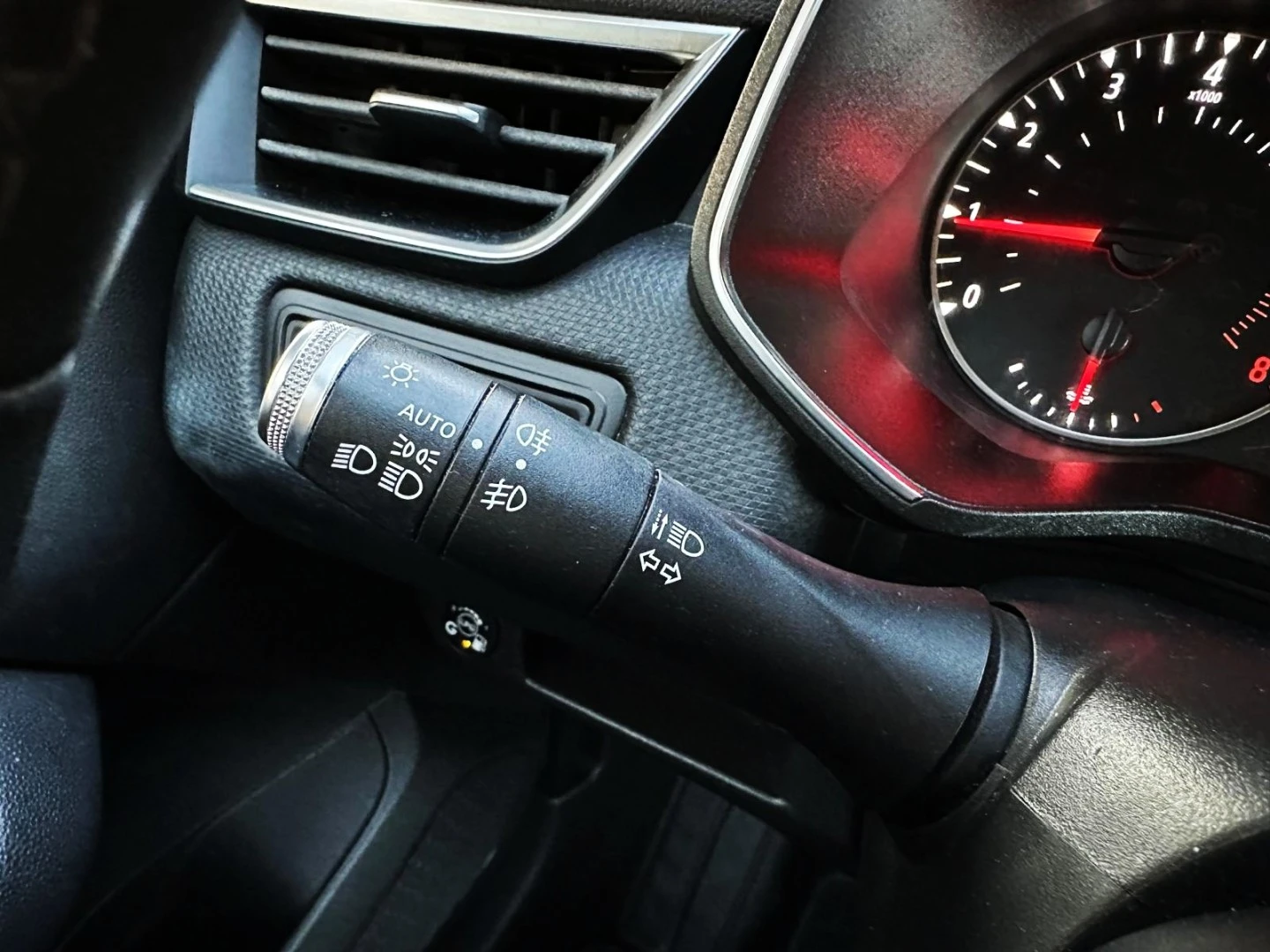 Renault Clio 1.0 TCe Intens Bi-Fuel