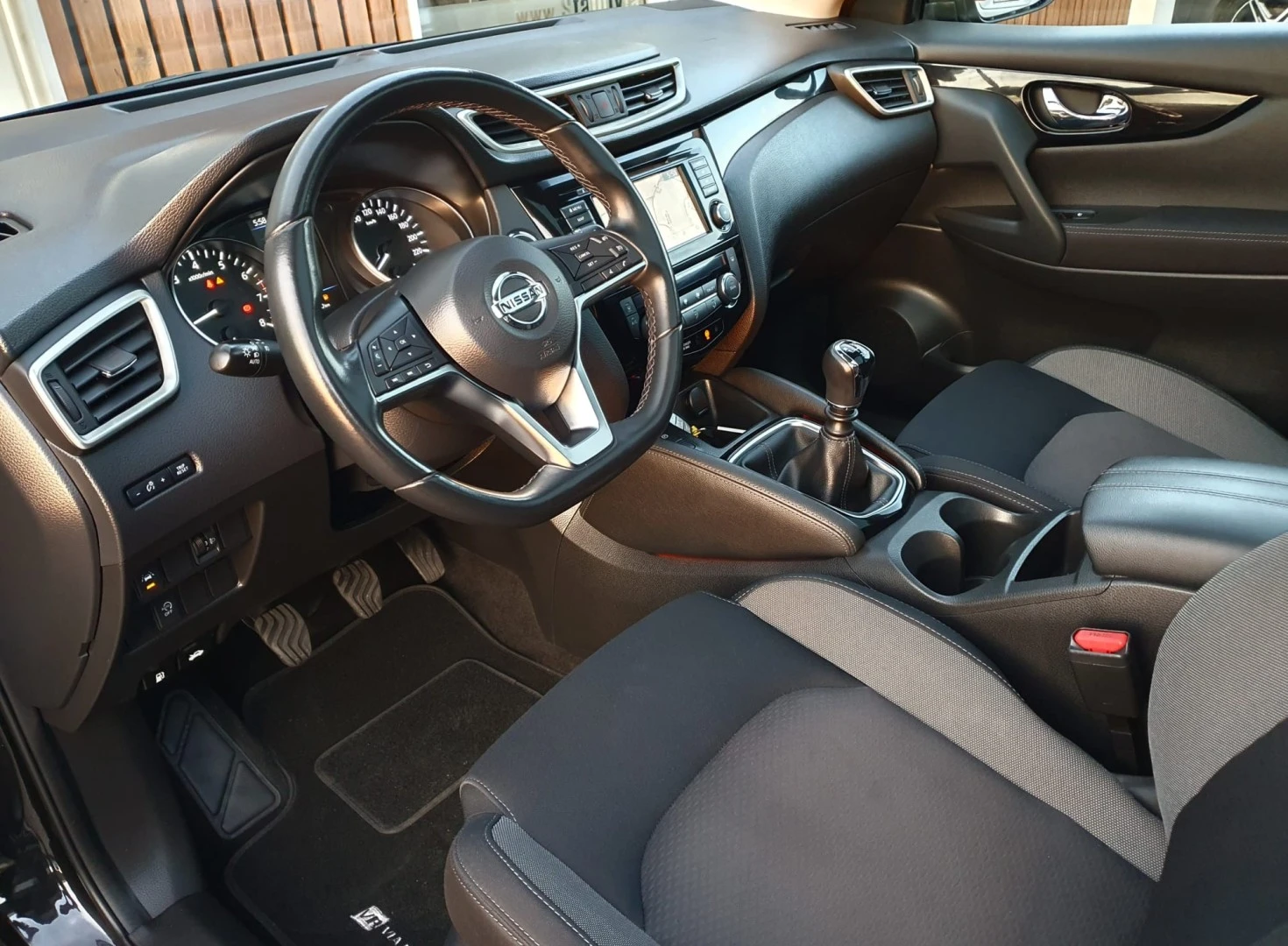 Nissan Qashqai 1.3 DIG-T N-Connecta J18