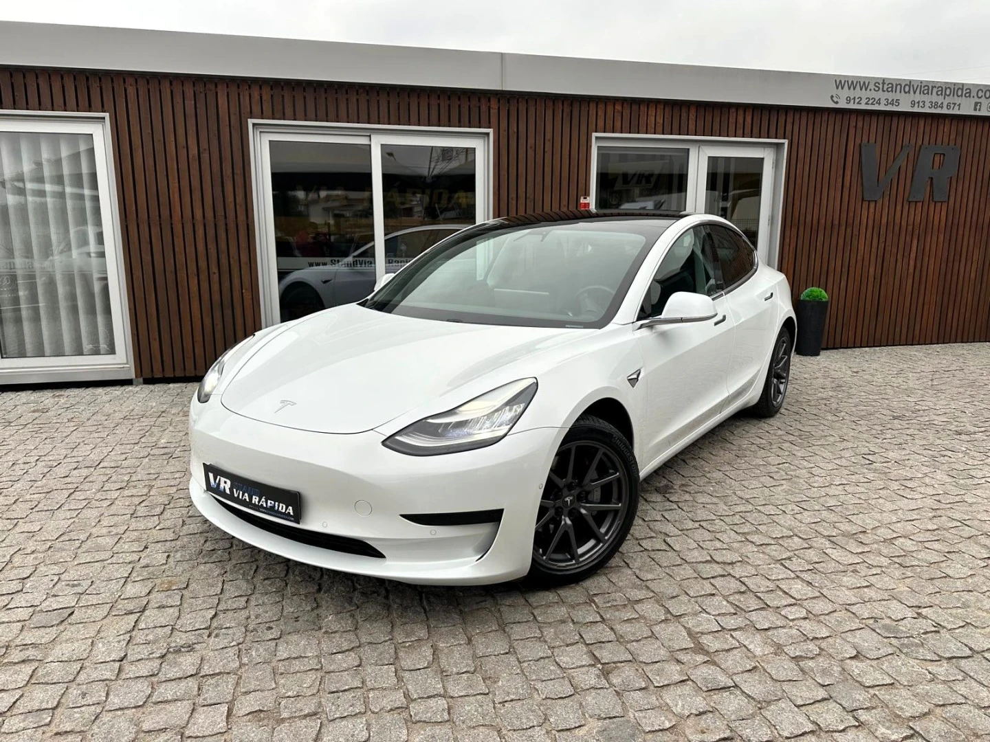 Tesla Model 3 Long-Range RWD