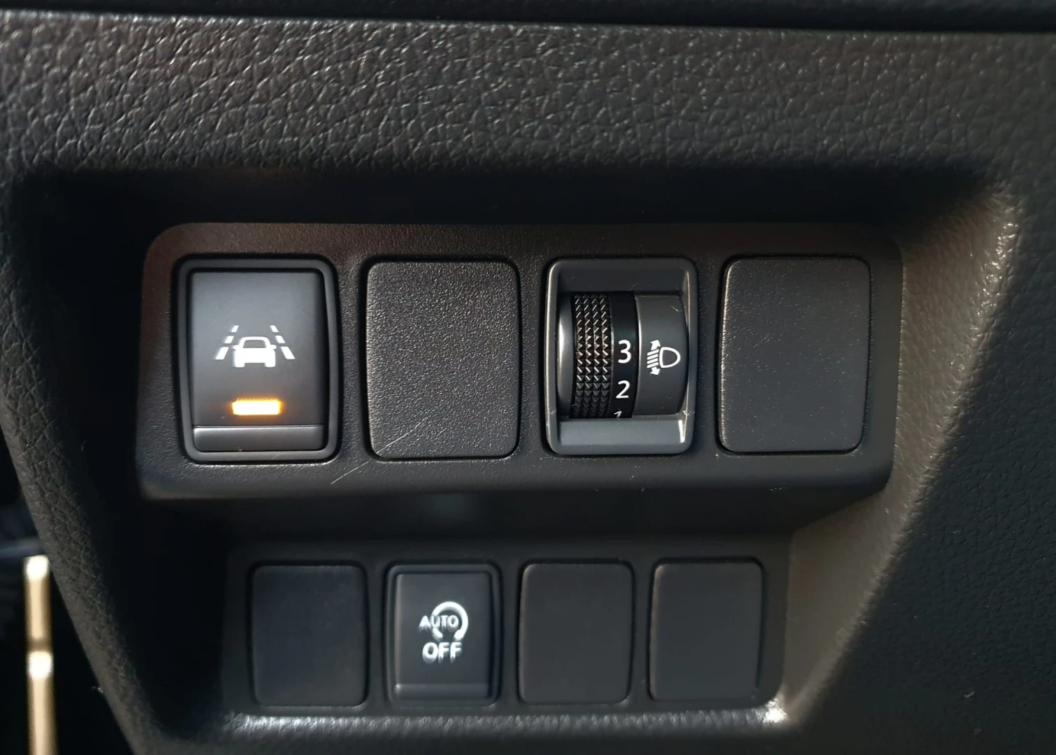 Nissan Qashqai 1.3 DIG-T N-Connecta J18