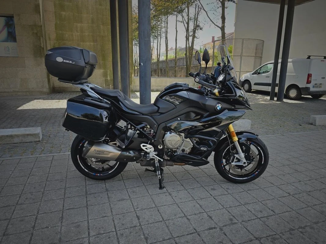 BMW S 1000 XR Triple black &amp; Akrapovic
