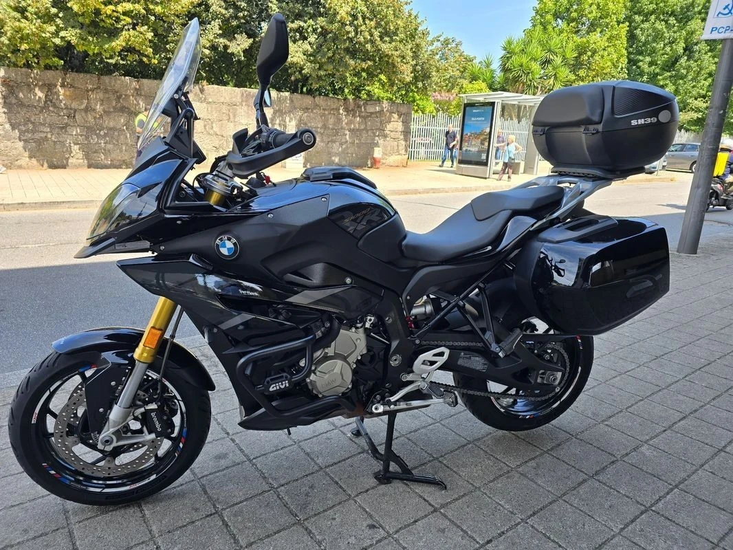 BMW S 1000 XR Triple black &amp; Akrapovic