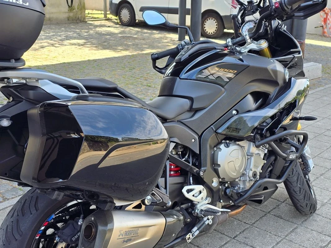 BMW S 1000 XR Triple black &amp; Akrapovic