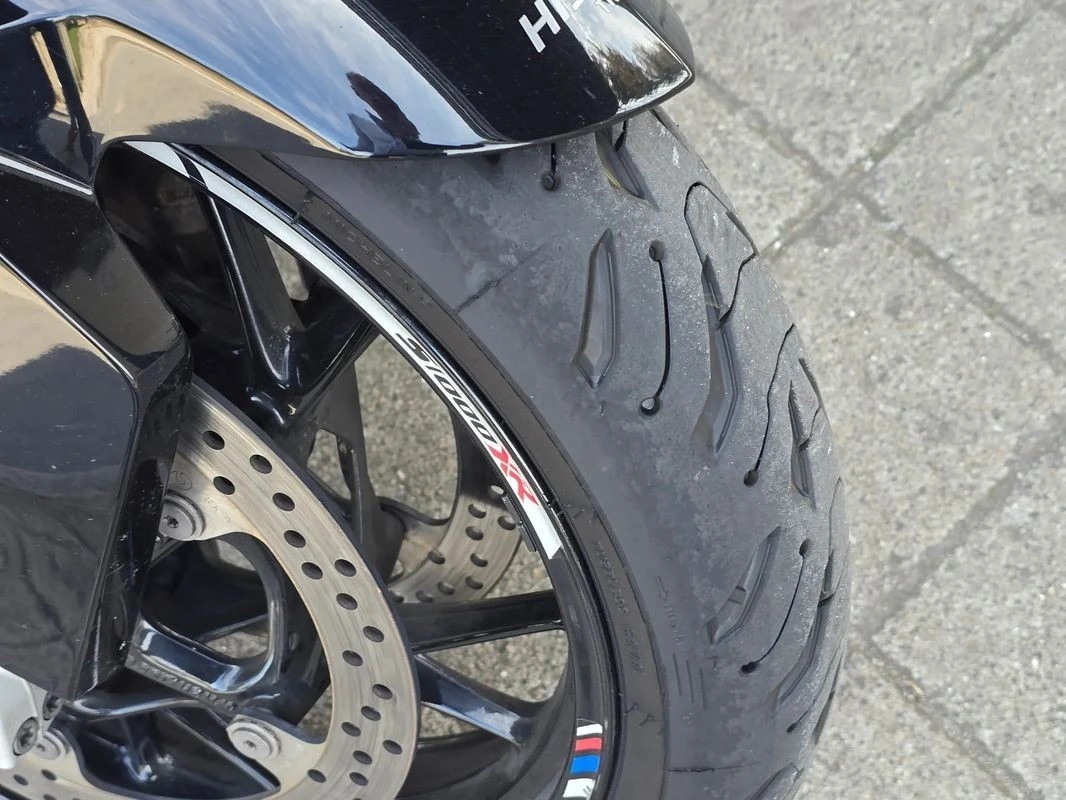 BMW S 1000 XR Triple black &amp; Akrapovic