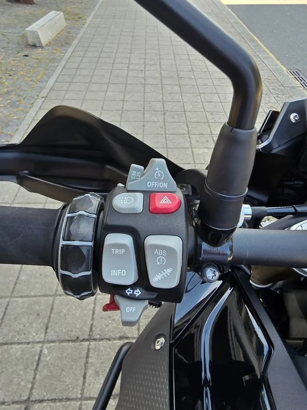 BMW S 1000 XR Triple black &amp; Akrapovic