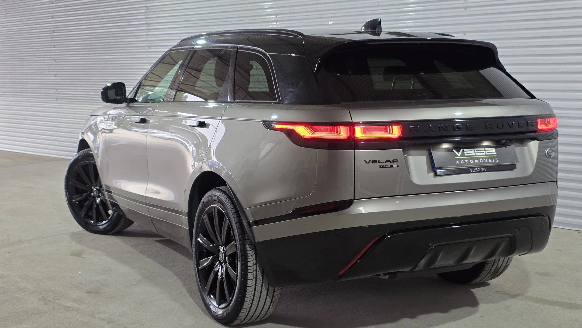 Land Rover Range Rover Velar 2.0 D R-Dynamic HSE