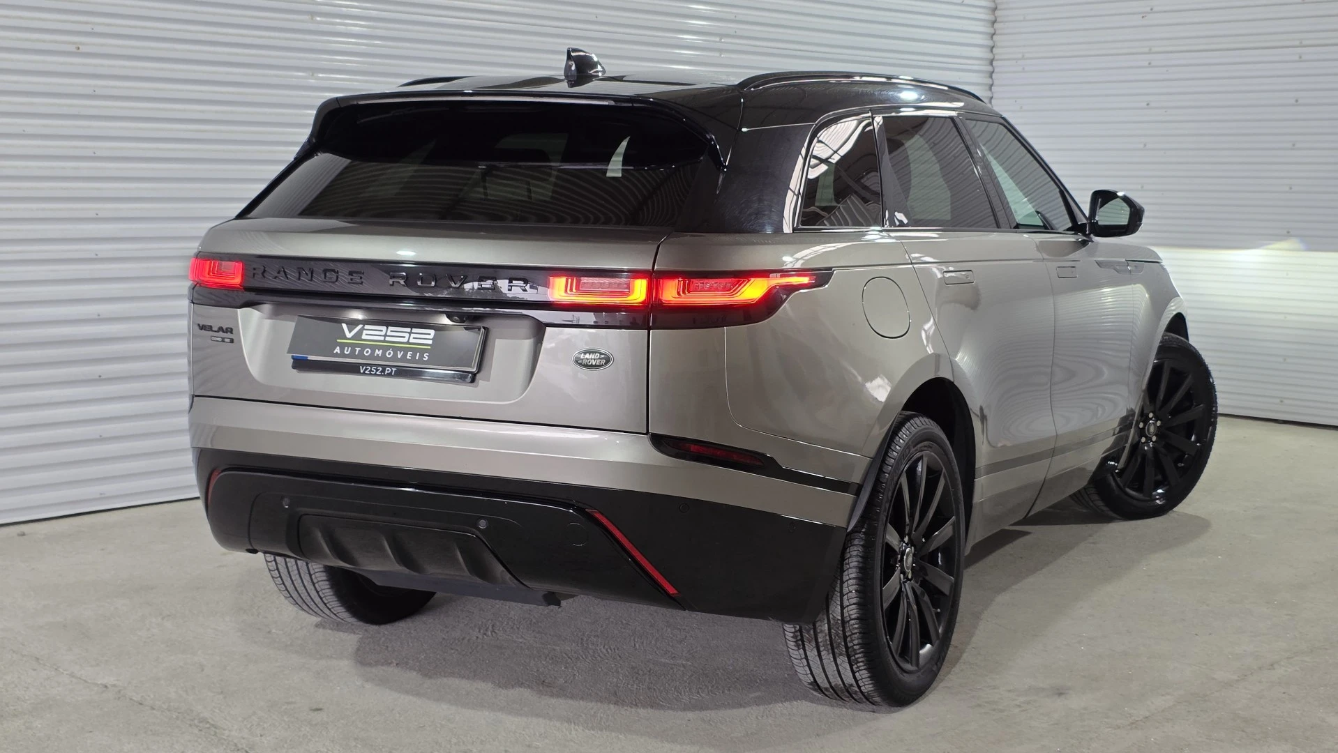 Land Rover Range Rover Velar 2.0 D R-Dynamic HSE