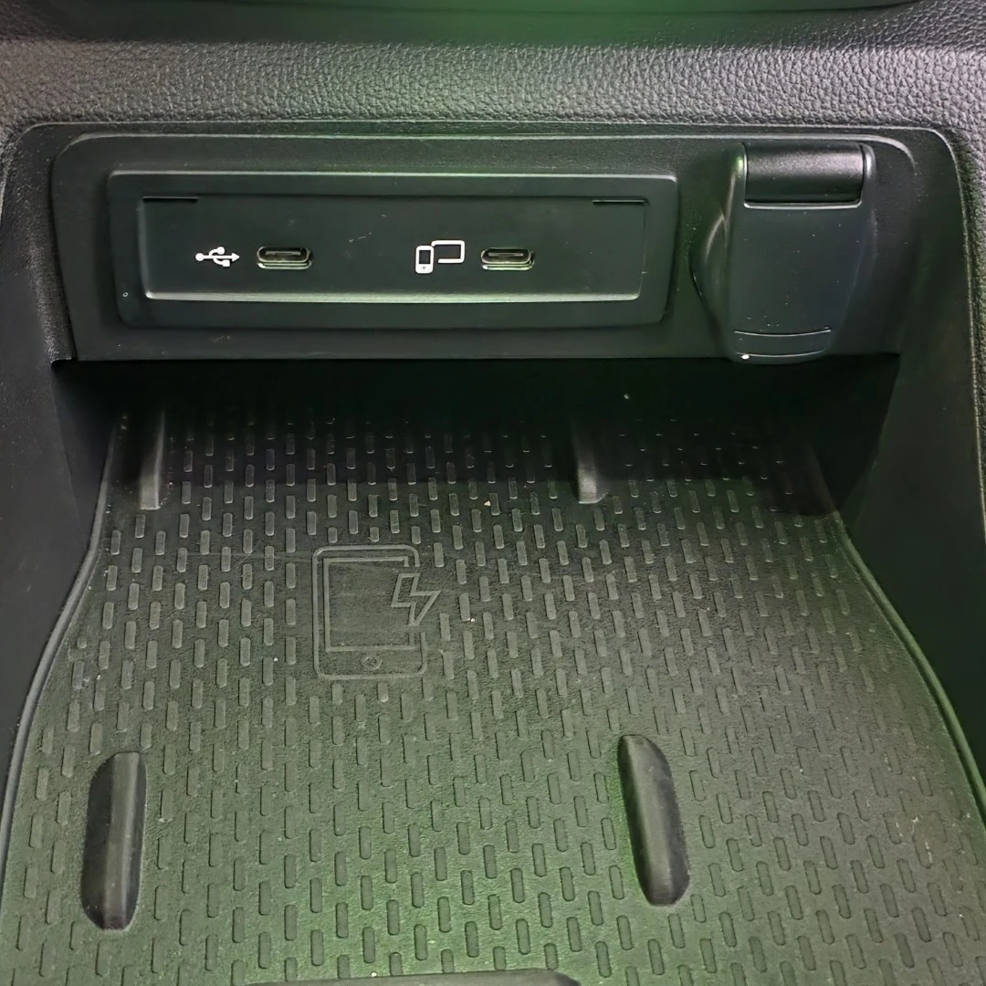 Mercedes-Benz EQT 200