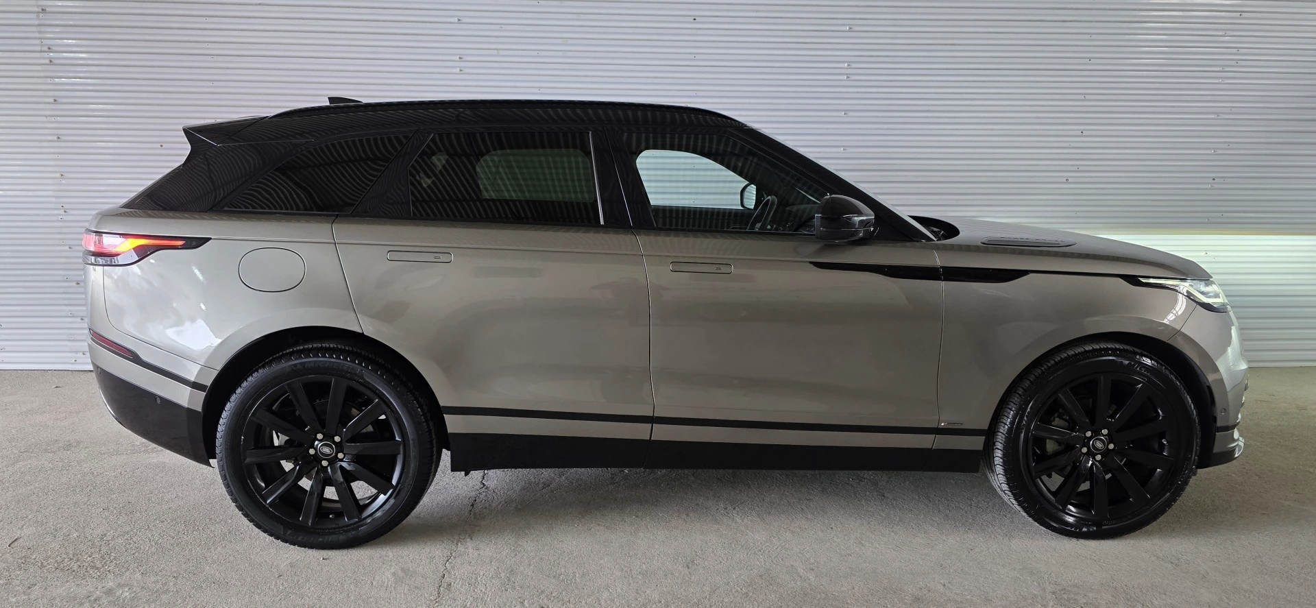 Land Rover Range Rover Velar 2.0 D R-Dynamic HSE