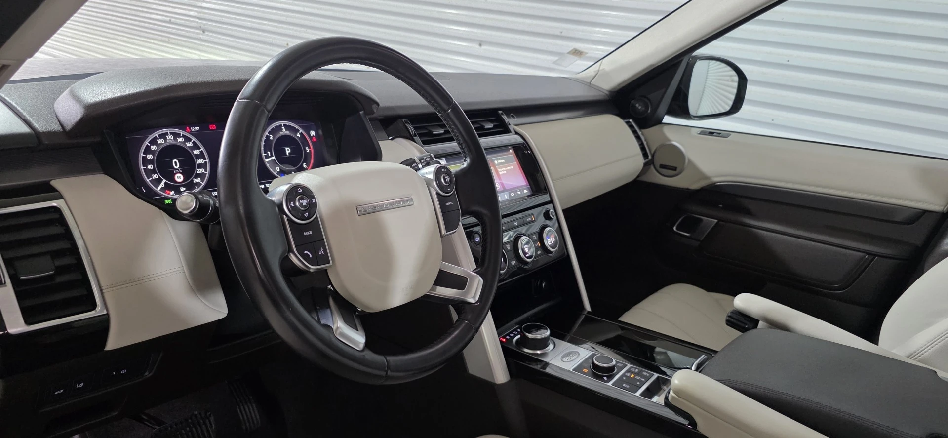 Land Rover Discovery 2.0 SD4 HSE Luxury Auto