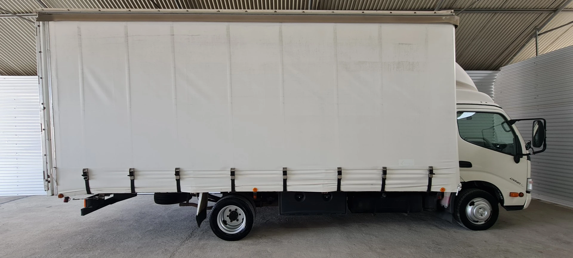 Toyota Dyna Contentor Lona Tipo TIR