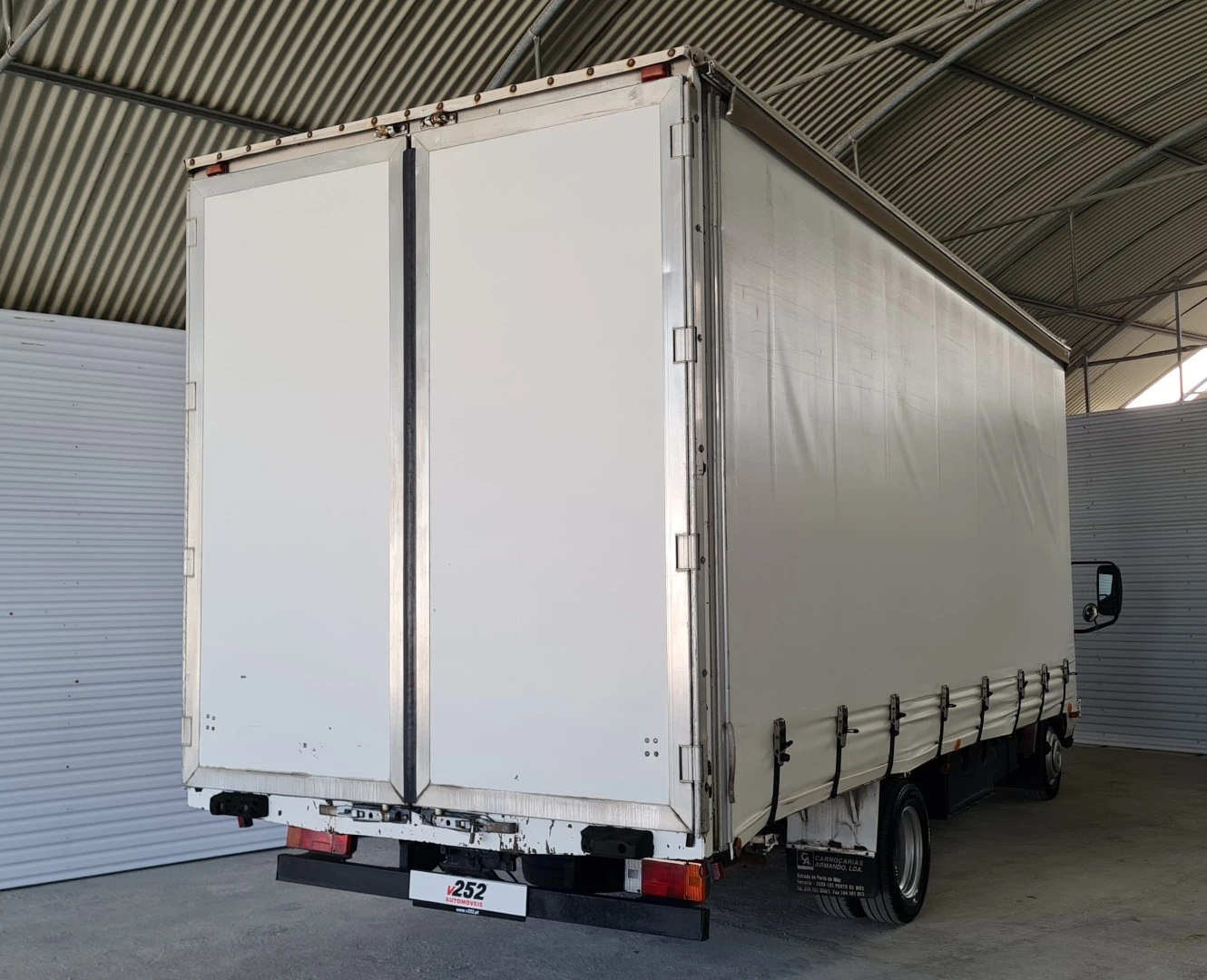 Toyota Dyna Contentor Lona Tipo TIR