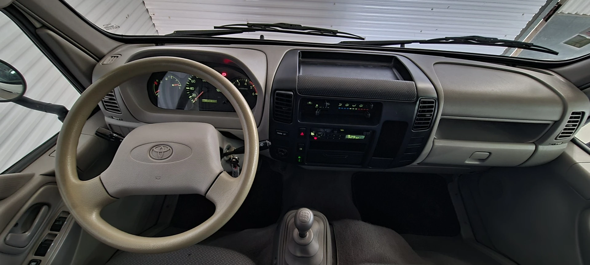 Toyota Dyna Contentor Lona Tipo TIR