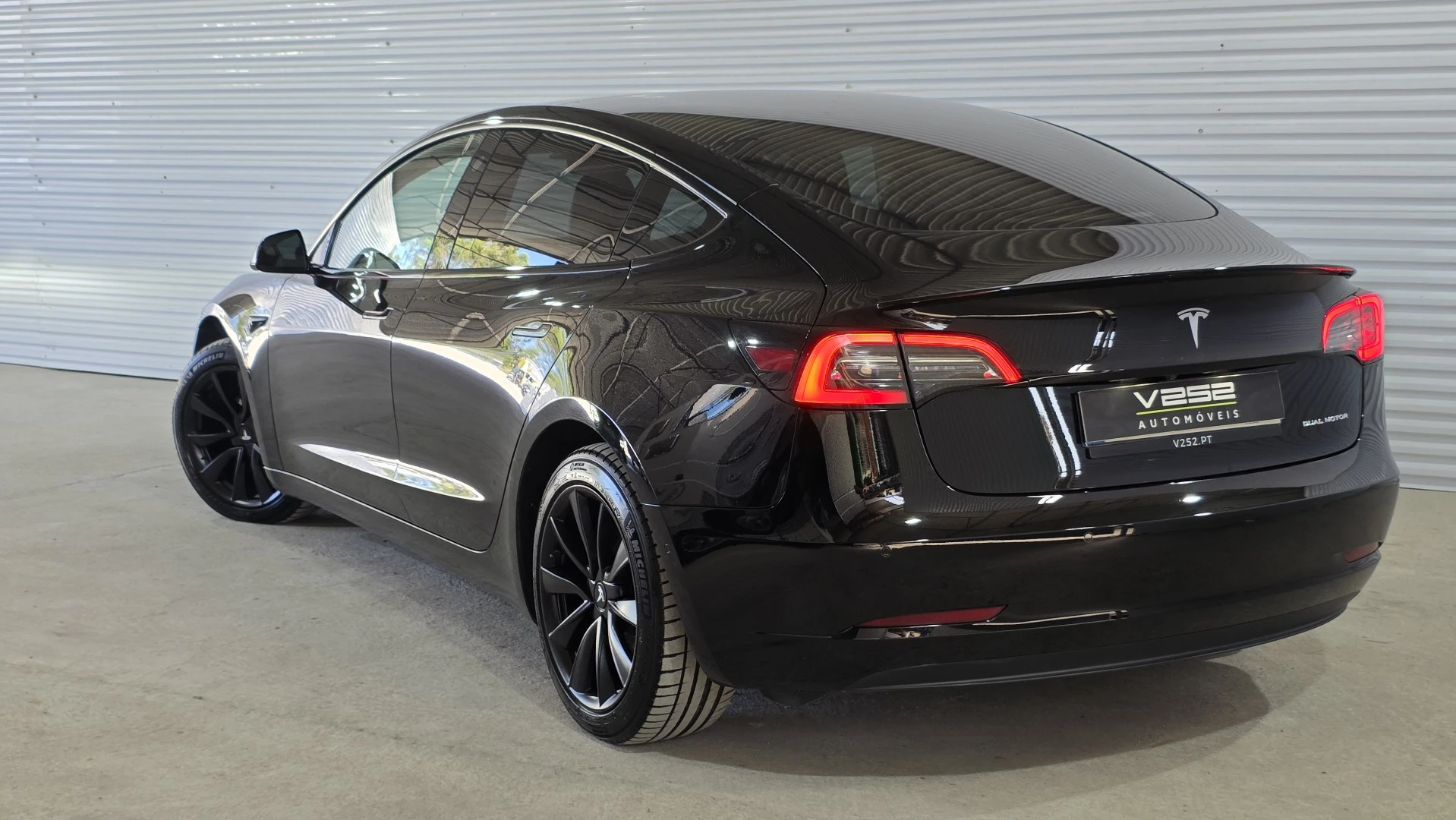 Tesla Model 3 LONG RANGE DUAL MOTOR