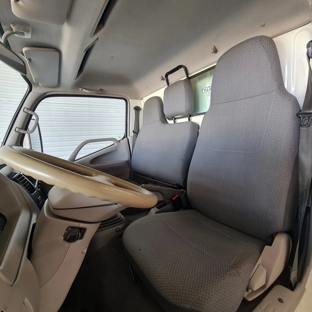 Toyota Dyna Contentor Lona Tipo TIR