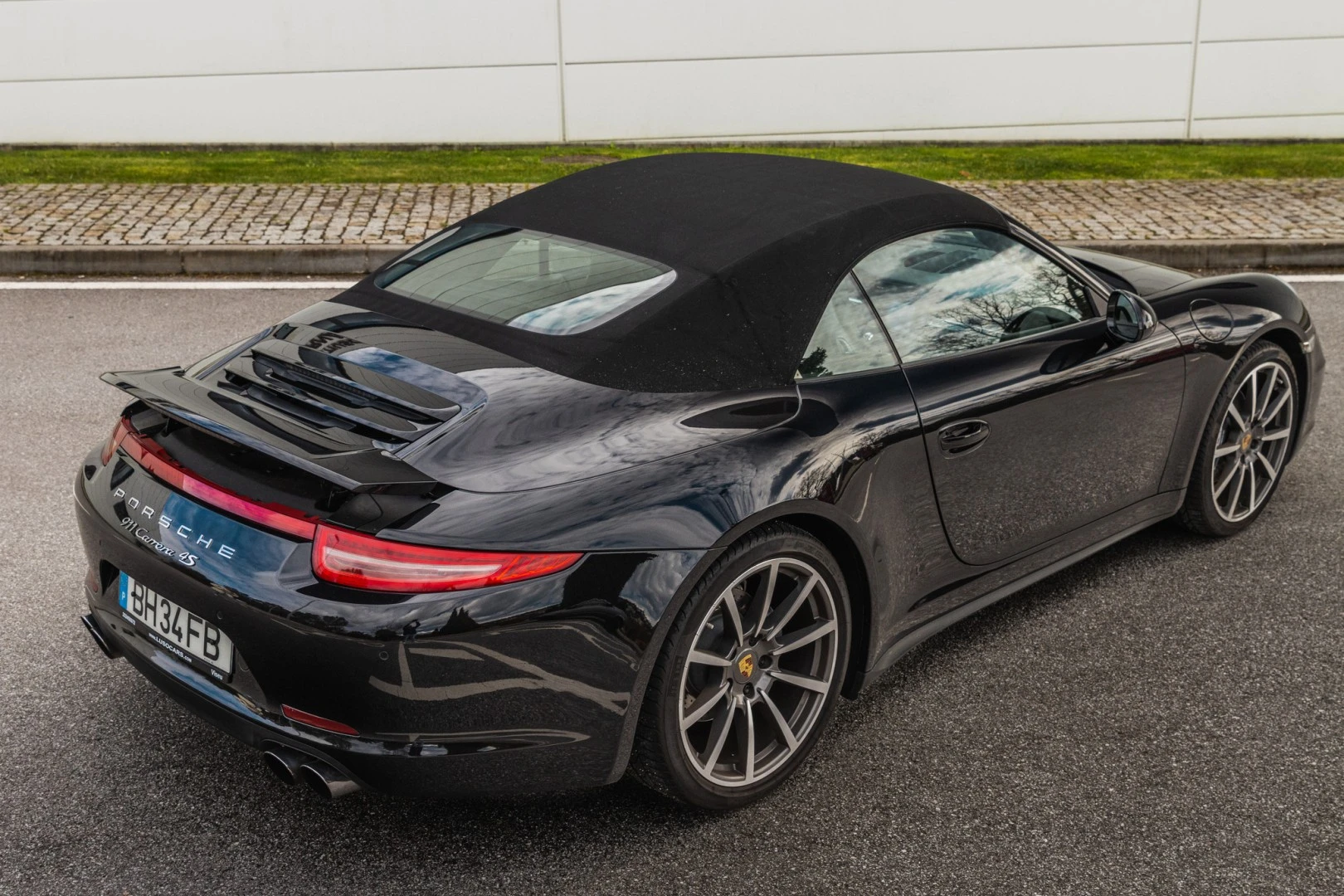 Porsche 911 (991) Carrera 4 Cabriolet PDK Black Edition