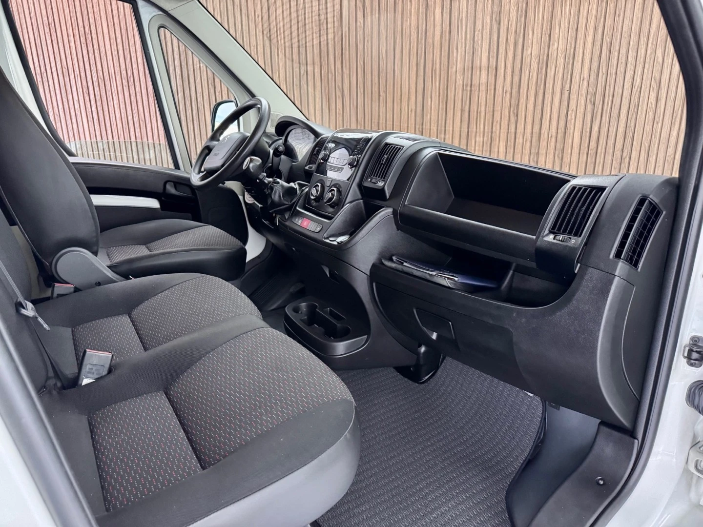 Peugeot Boxer 2.2 BlueHDi 330 L1H1 Pro