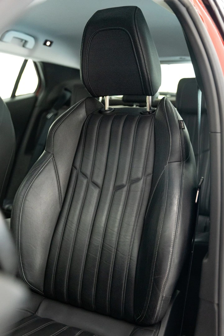 Peugeot 2008 PureTech 130 Allure Pack
