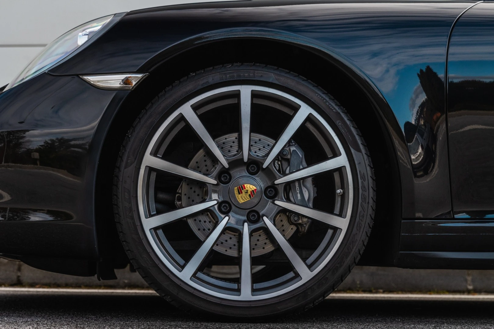 Porsche 911 (991) Carrera 4 Cabriolet PDK Black Edition