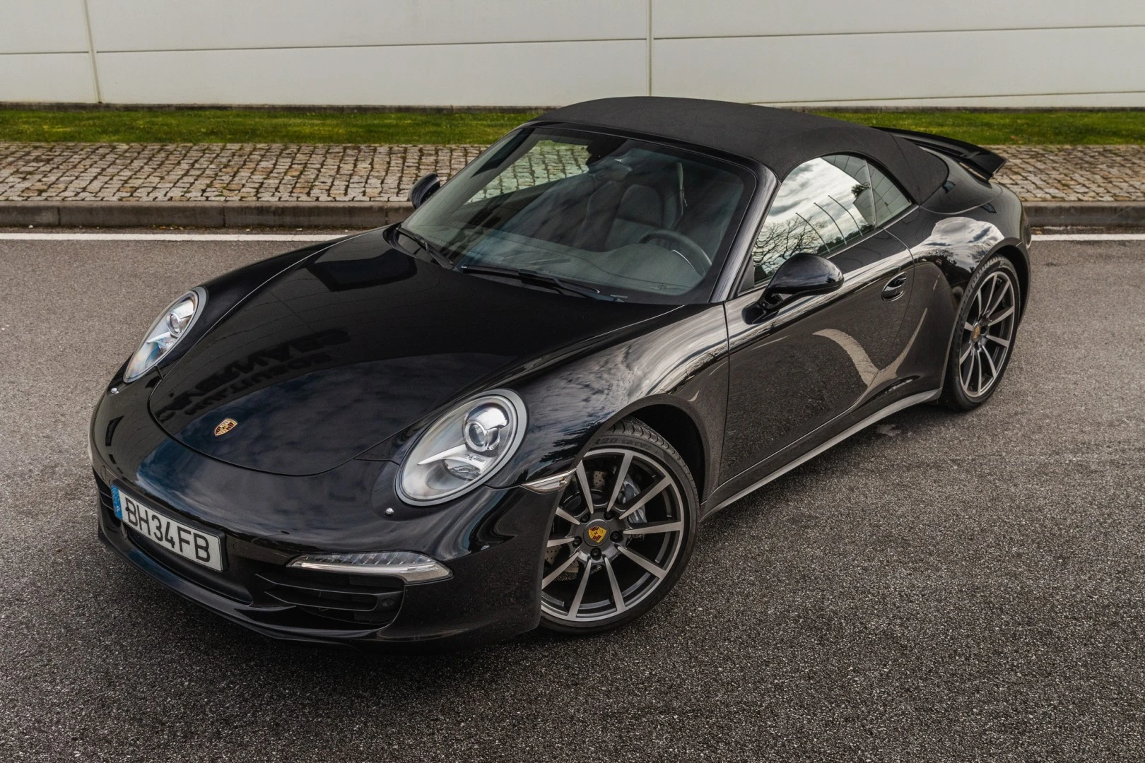 Porsche 911 (991) Carrera 4 Cabriolet PDK Black Edition
