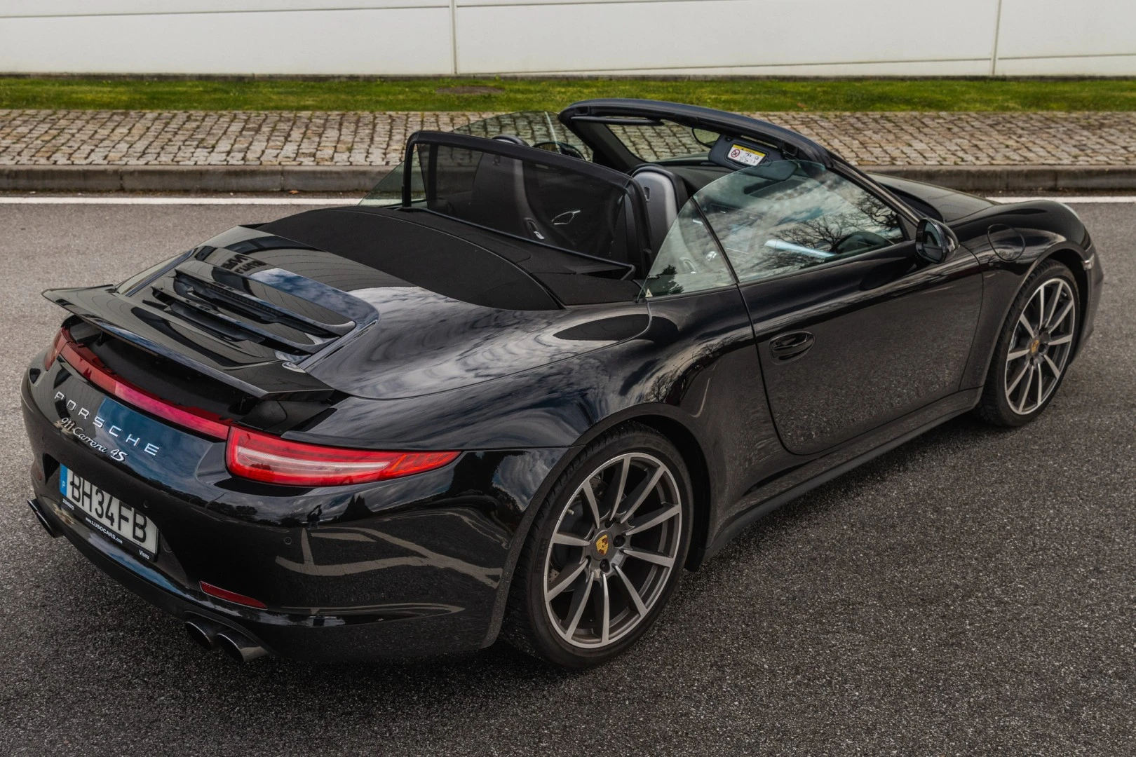 Porsche 911 (991) Carrera 4 Cabriolet PDK Black Edition