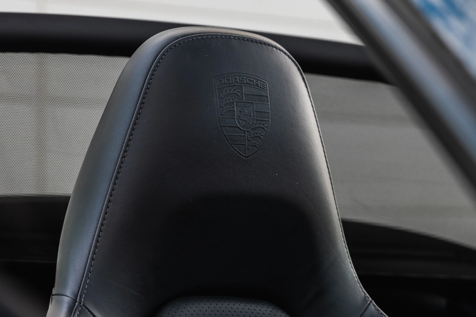 Porsche 911 (991) Carrera 4 Cabriolet PDK Black Edition