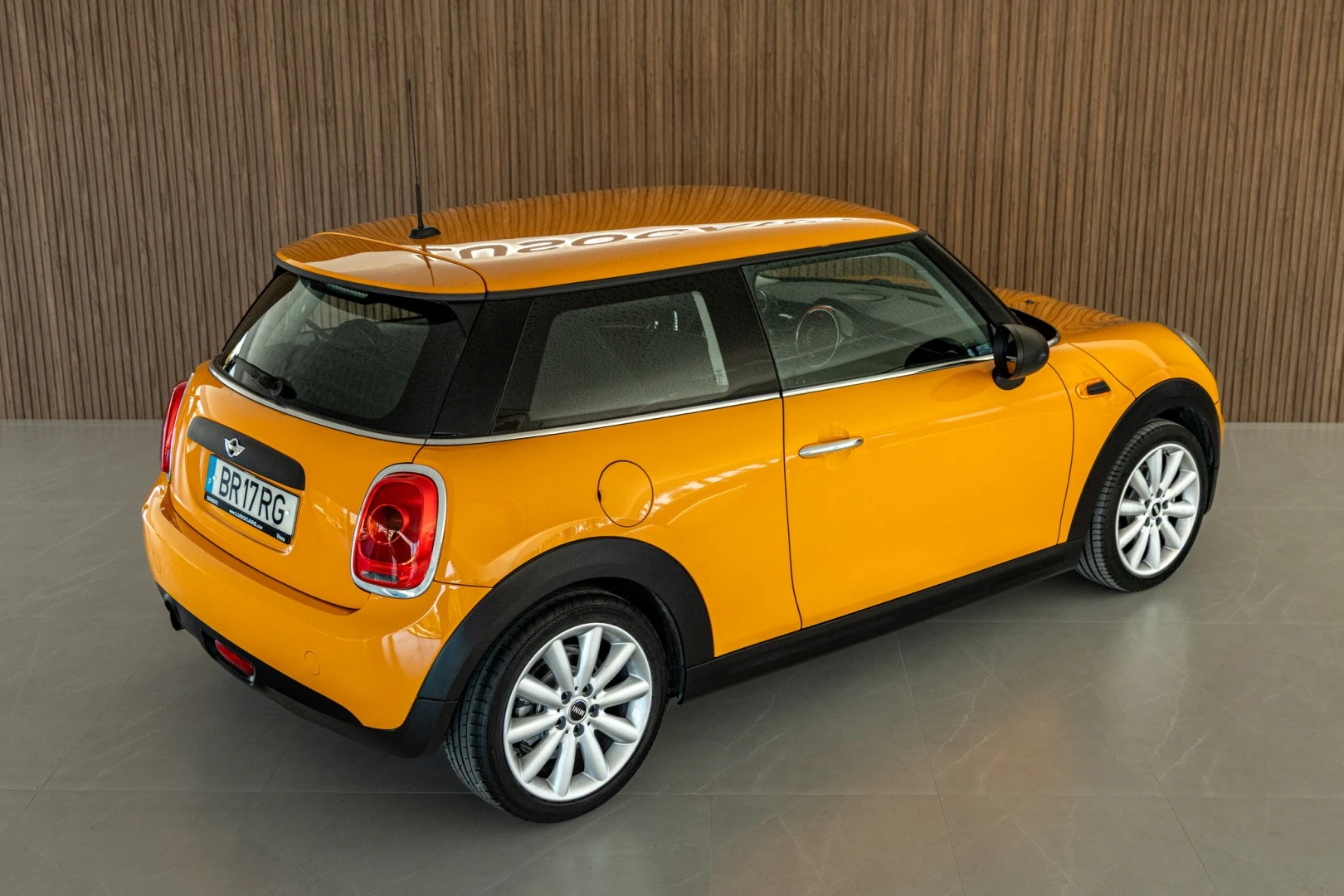 MINI 3 Portas One